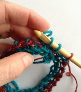 Make Tunisian simple stitches as from the second round.