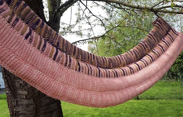 Jardin extraordinaire, Tunisian crochet pattern with yarn Buisson by Les aiguilles du hérisson