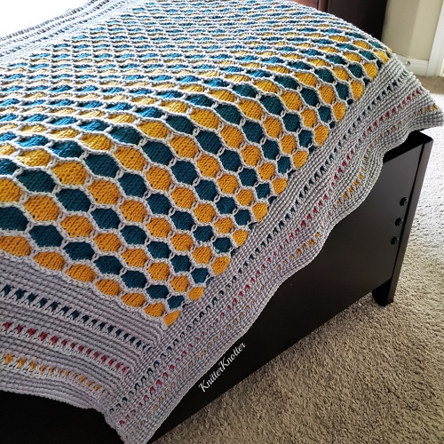 Tunisian crochet Madhu blanket, design by KnitterKnotter