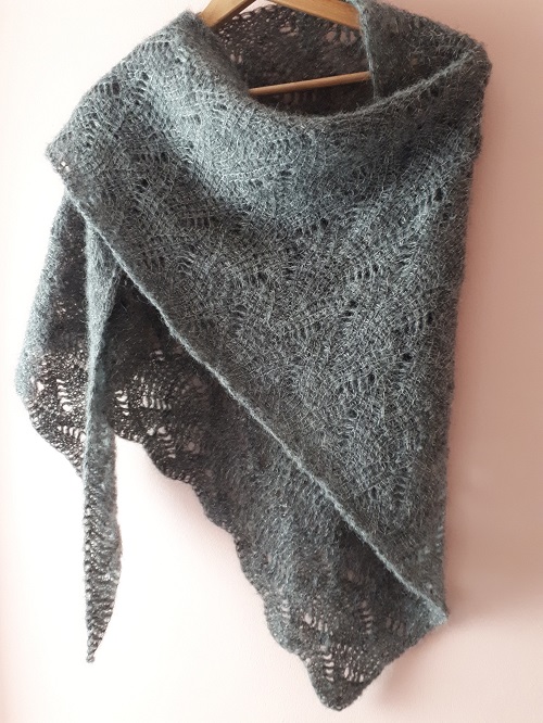 Tunisian crochet lace shawl, Vent du nord (Northern wind), design Rachel Henri