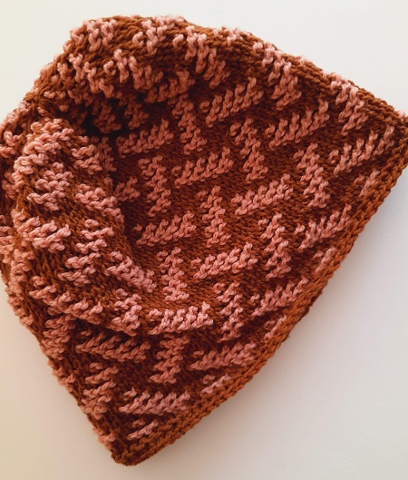 Beanie Mosaïque - bottom up construction - foundation in single crochet stitches