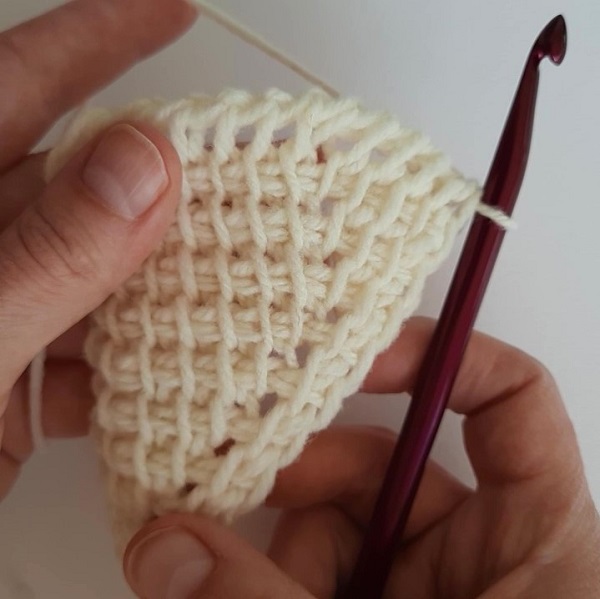 Yarn over increases to the right and to the left